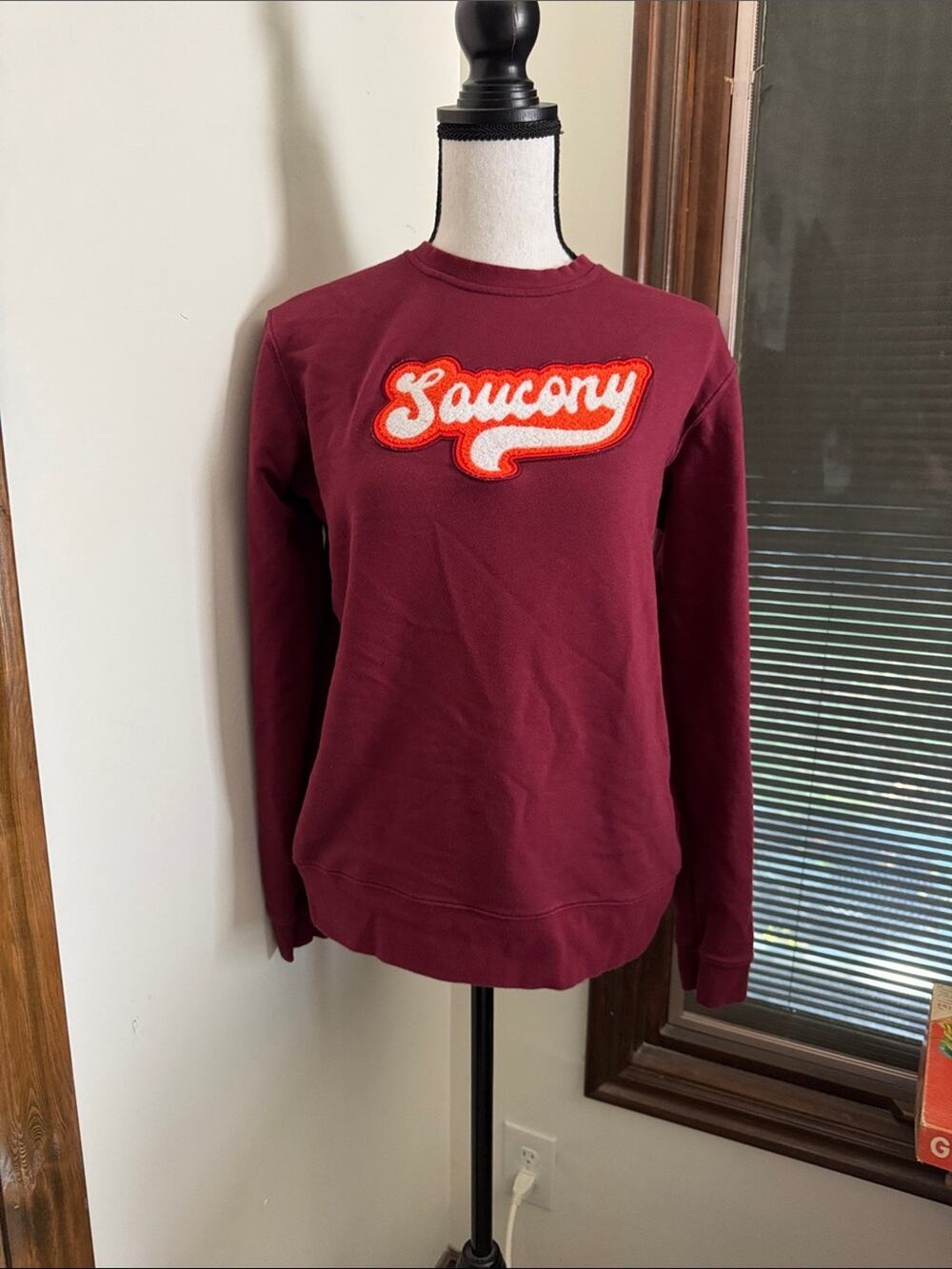 Saucony |Burgundy Pullover Sweatshirt with White & Orange Logo Size M
